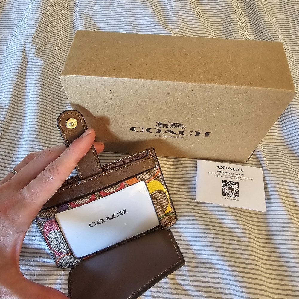 Coach Wallet - Picture 3 of 3